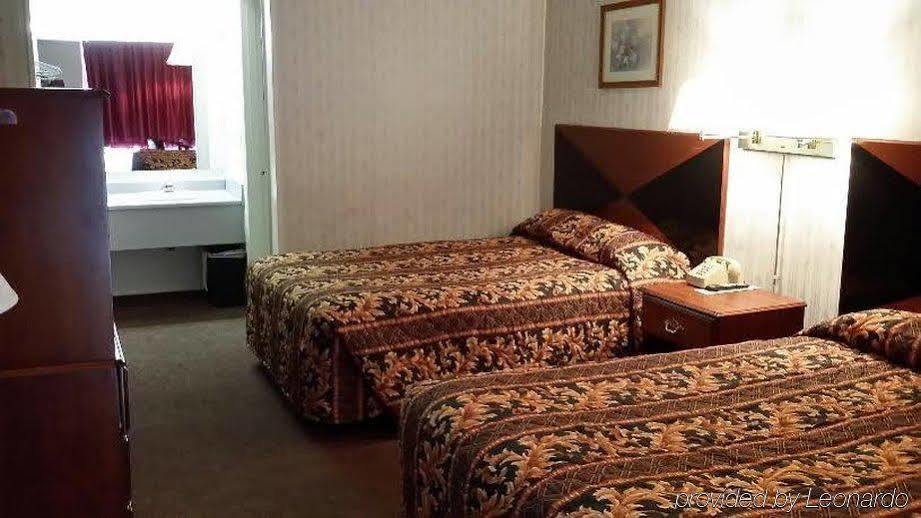 Red Carpet Inn - ルイスビル エクステリア 写真